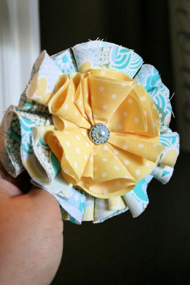 Easy fabric flower idea