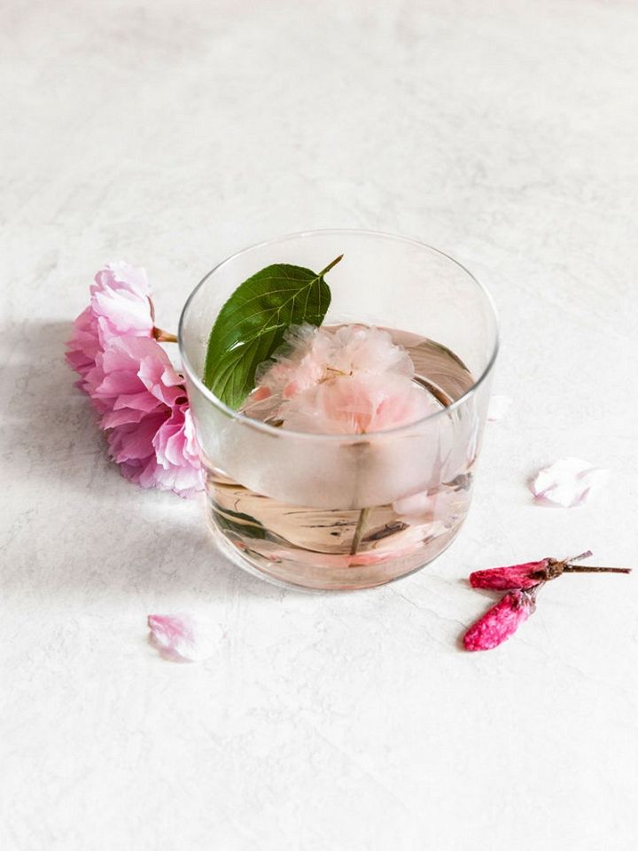 How to Make Preserved Cherry Blossom Tea