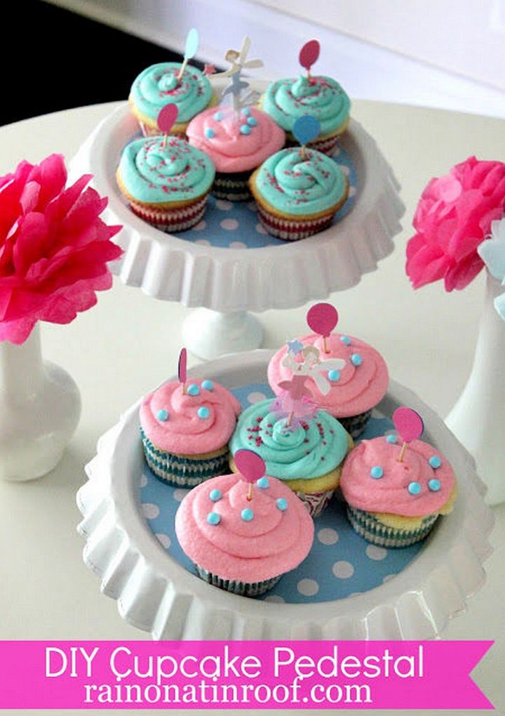 Make This Adorable DIY Cupcake Holder for 5 or Less