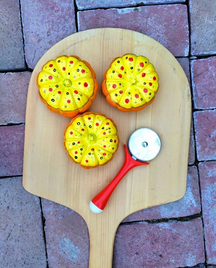 Painted Pumpkin Pizza DIY