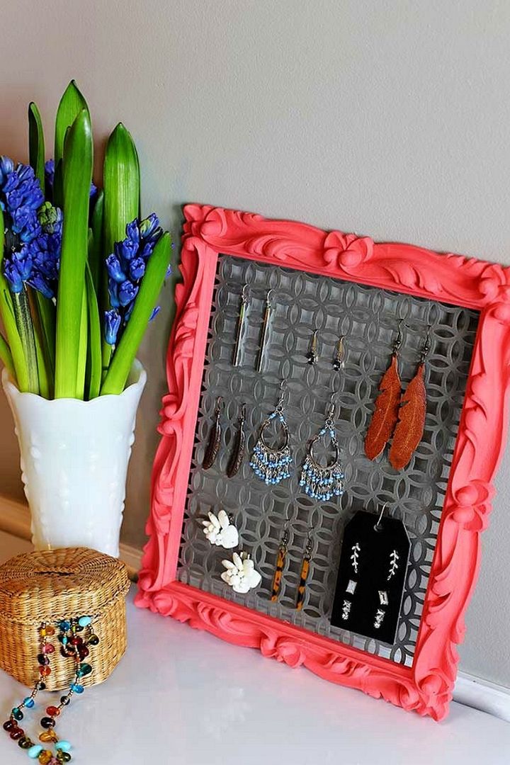 DIY EARRING HOLDER