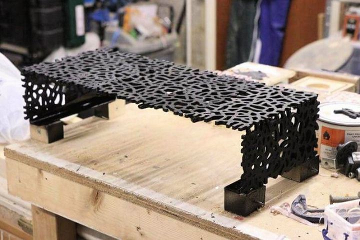 DIY Mucem Monitor Stand