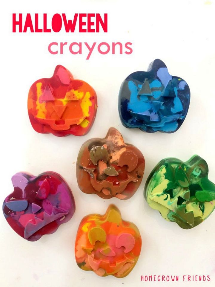 DIY Rainbow Halloween Pumpkin Crayons