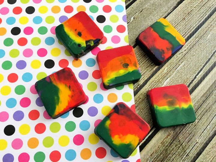 Easy Rainbow Crayons Craft