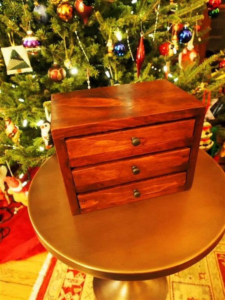 Easy Wooden Jewelry Box