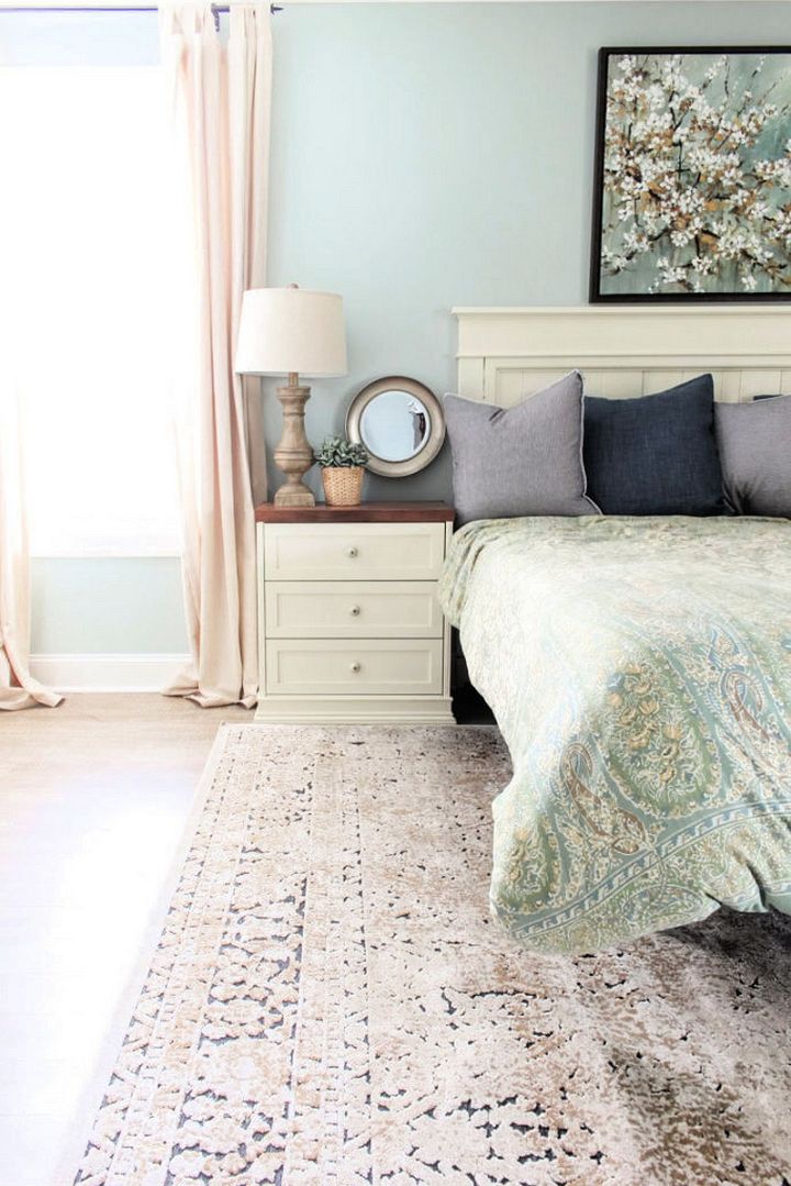 Gorgeous Farmhouse Bedding To Add To Your Room