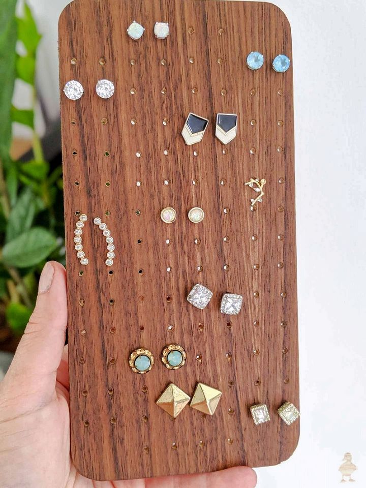 Magnetic Jewelry Display