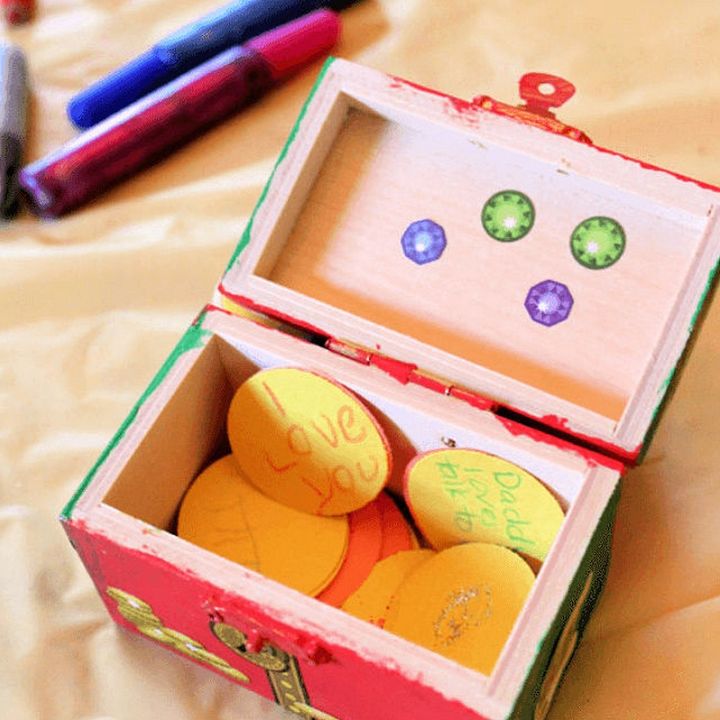 DIY Fathers Day Treasure Chest Craft