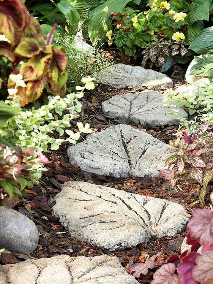 DIY Garden Decoration Ideas – Stone Path From Ornate Stepping Stones