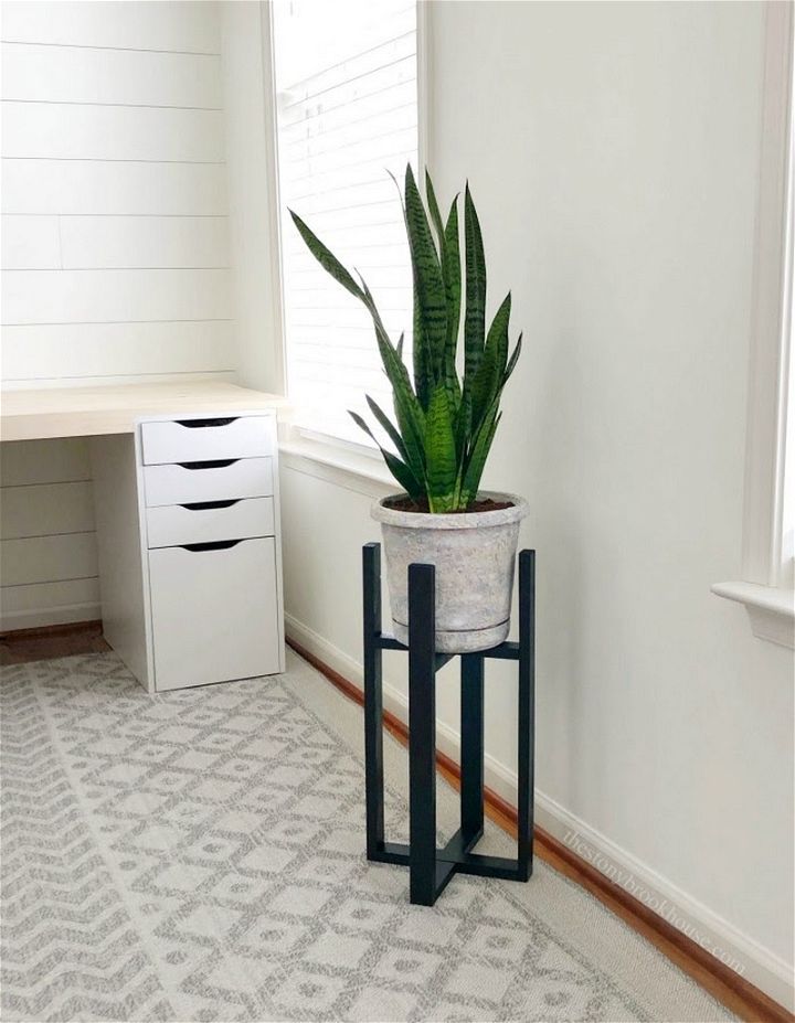 Easy DIY Plant Stand Tutorial