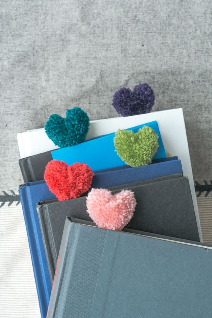Heart Pom pom Bookmark