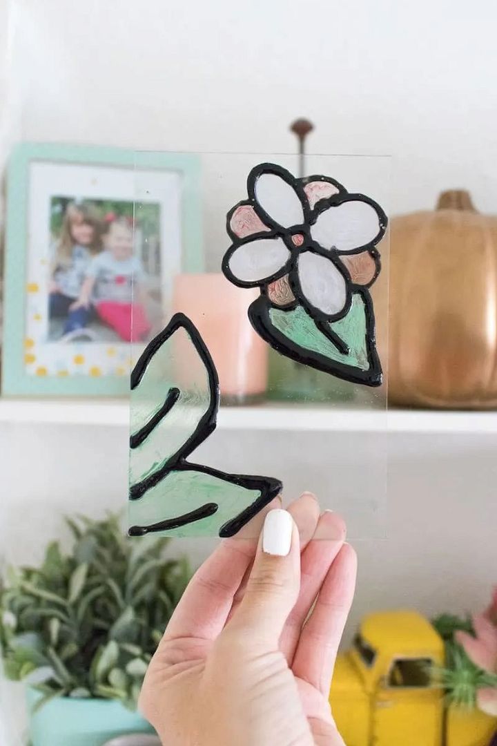 Make Faux Stained Glass with Mod Podge