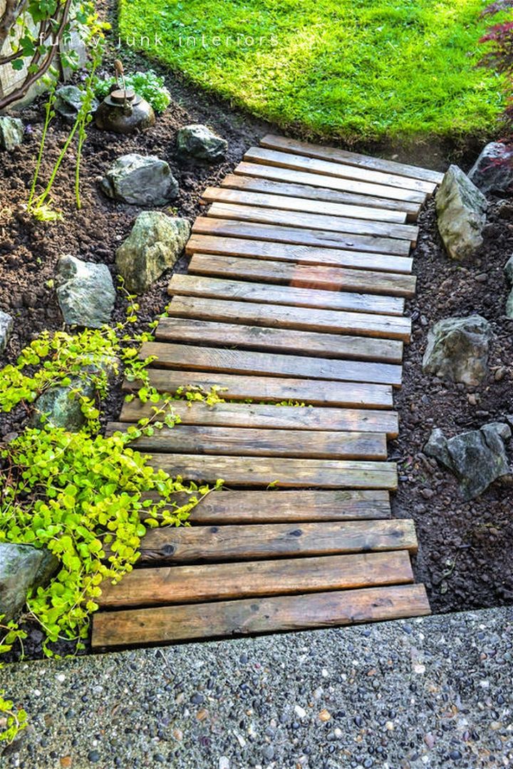 Make This Pallet Wood Garden Walkway