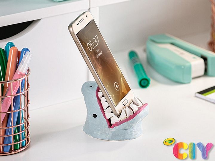 Shark Cell Phone Stand