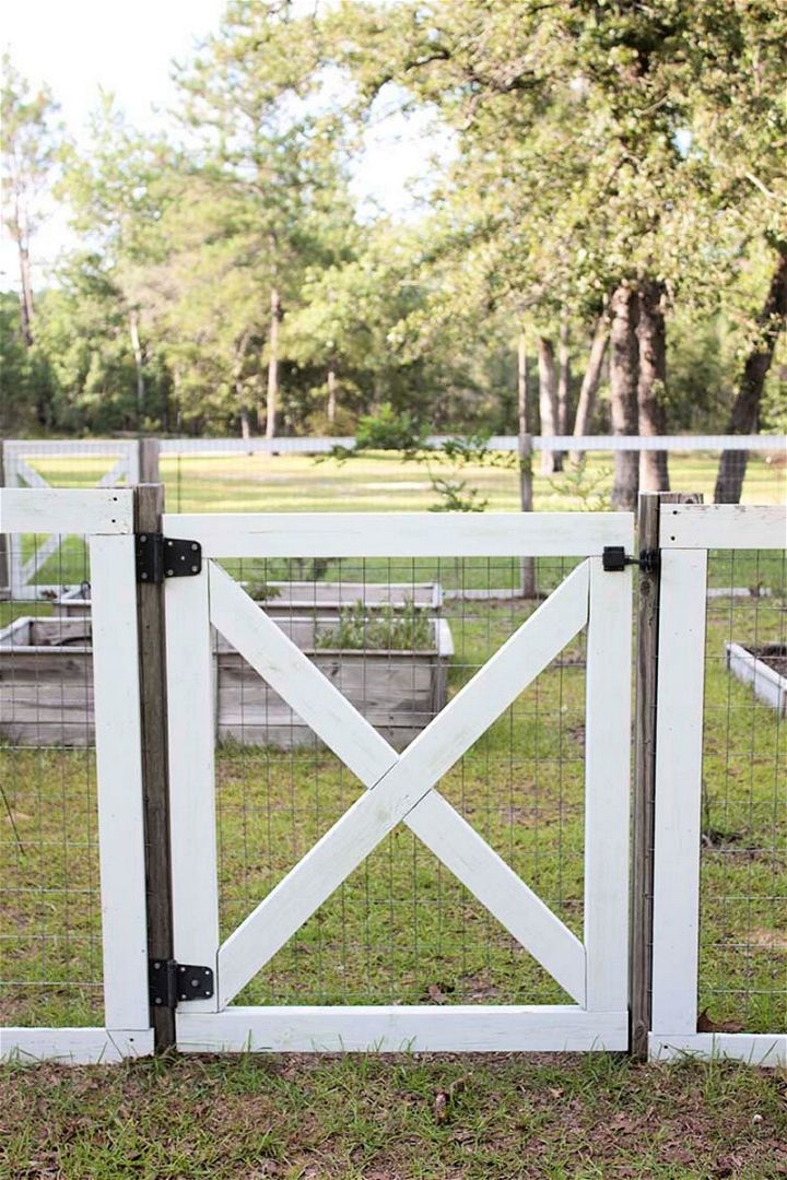 Farmhouse Style DIY Garden Fence