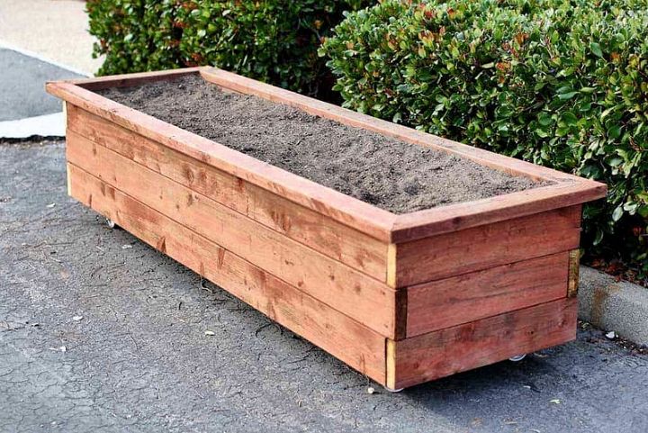 How to Build a DIY Planter Box on Wheels