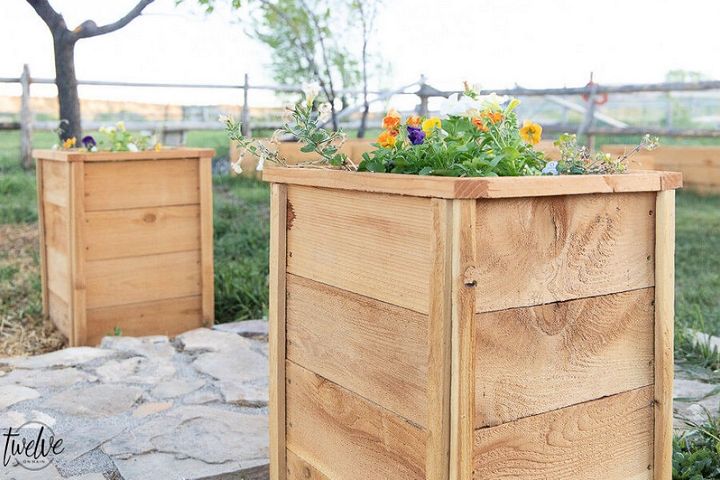 How to Make An Easy DIY Cedar Planter Box