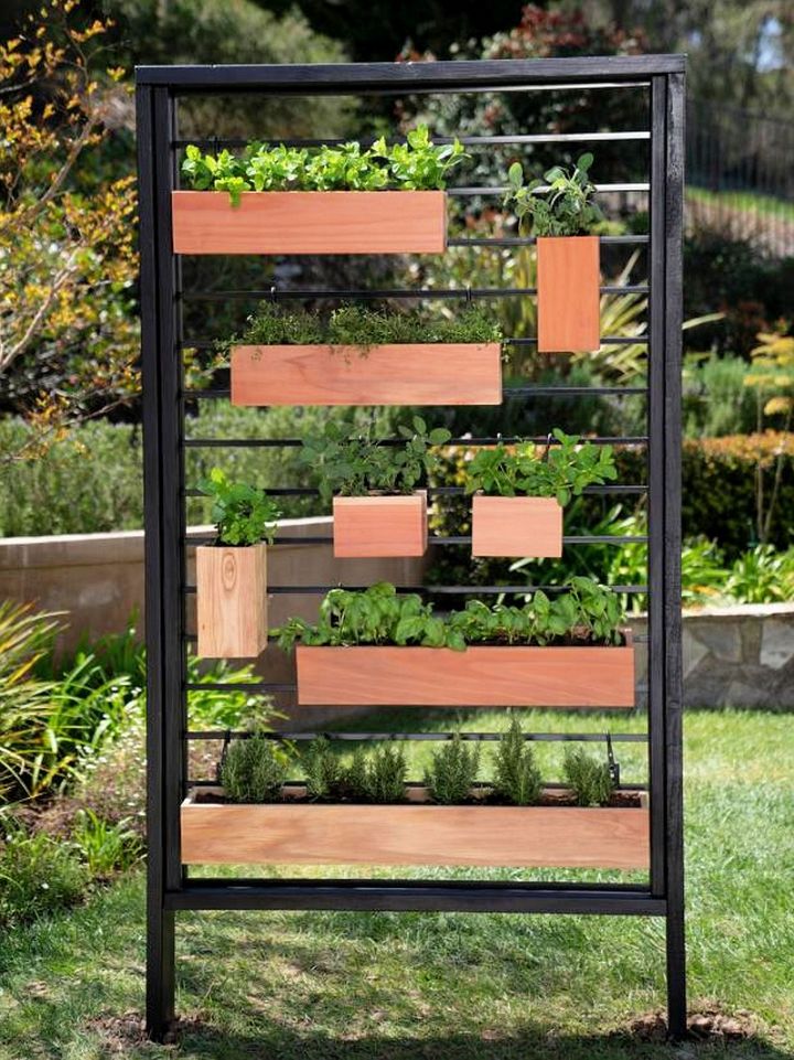 How to Make a Vertical Herb Garden From a Fence