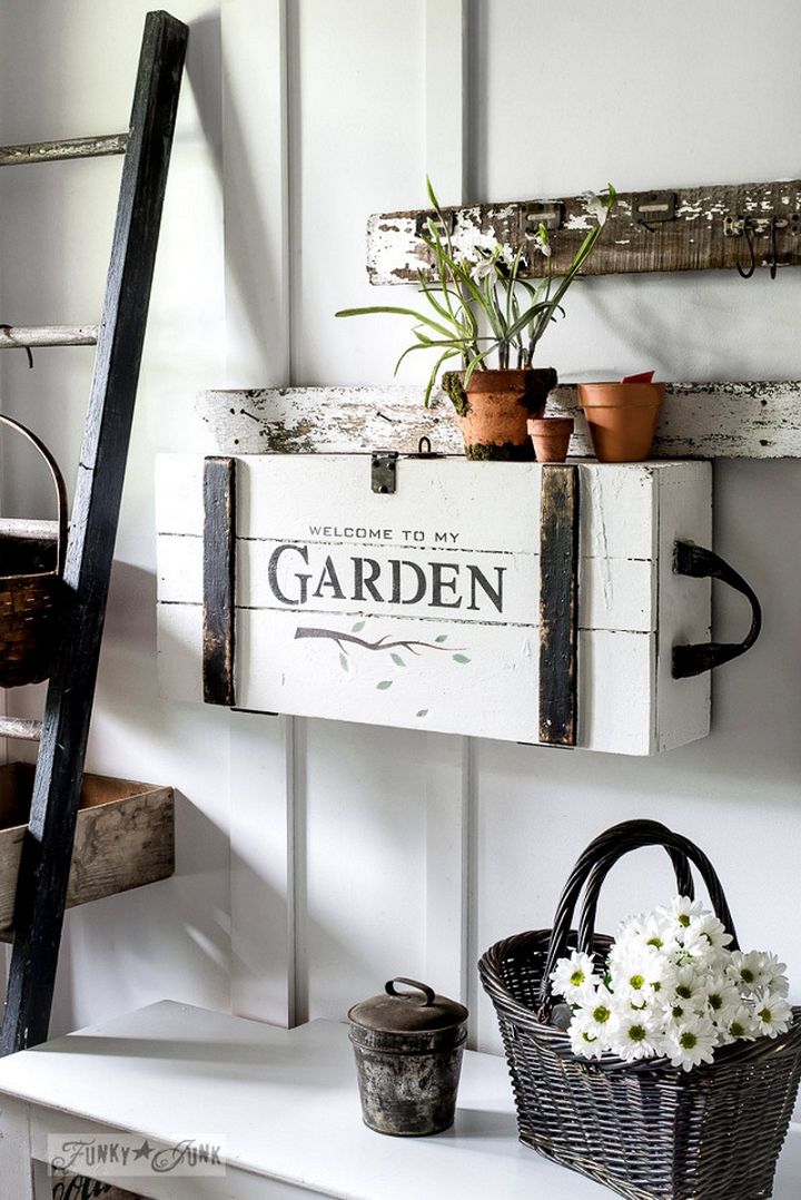 Garden Themed Entry Desk On A Wall