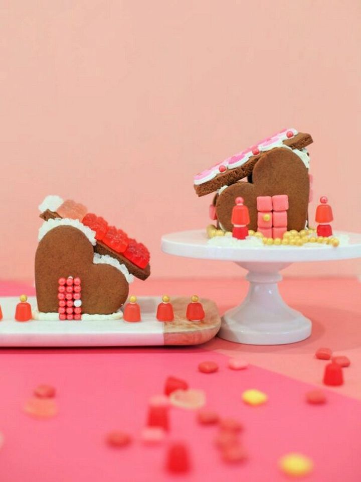 Gingerbread Heart Houses For Valentines Day