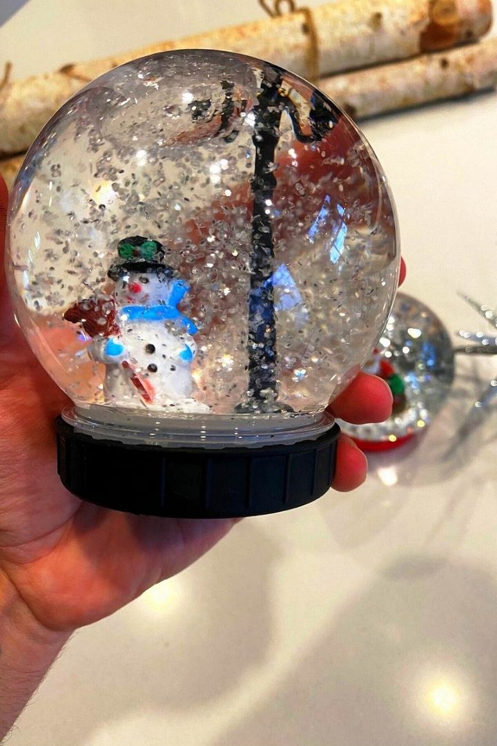 How to Make Easy Cheap DIY Snow Globes