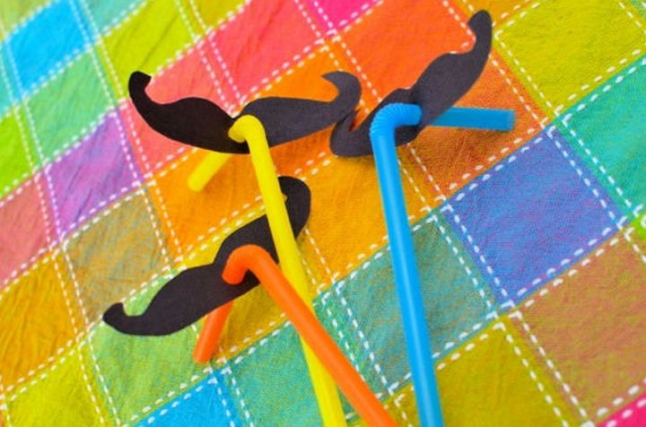 Quick Craft Silly Moustache Straws