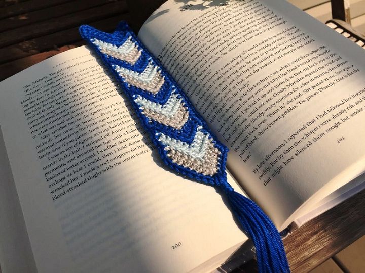 Chevron Bookmark – A Free Crochet Pattern