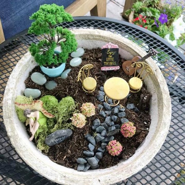 DIY Small Fairy Garden in a Pot