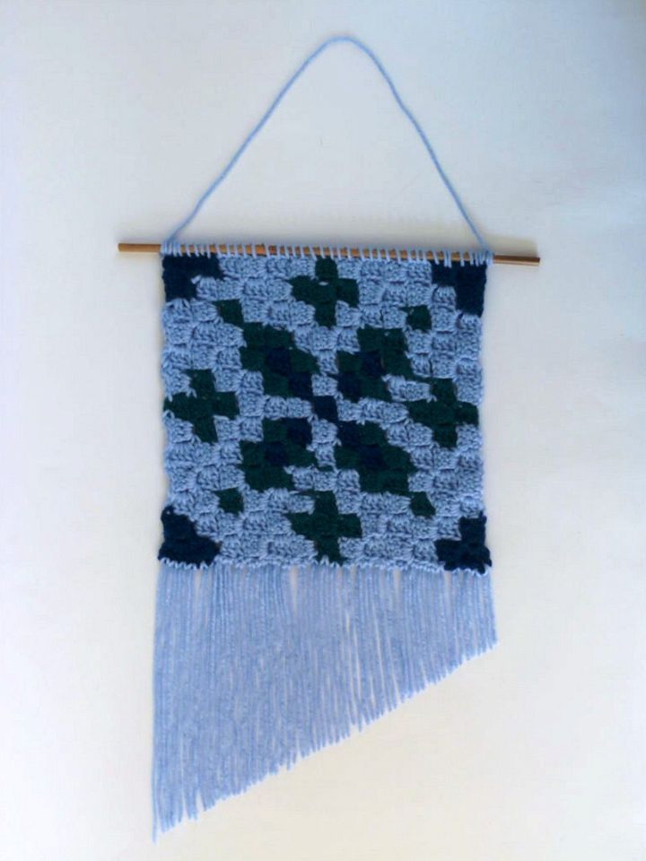 Free Crochet Pattern Winter Snowflake C2C Wall Hanging