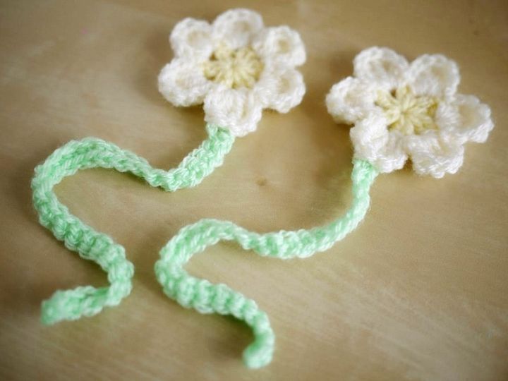 Free Pattern Crochet Daisy Bookmark
