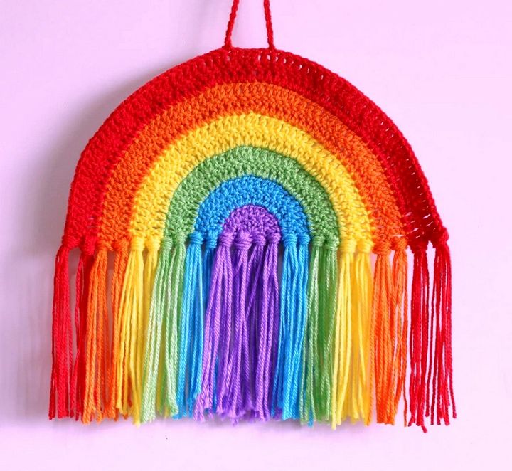 Fringed Rainbow Wall Hanging – Free Crochet Pattern