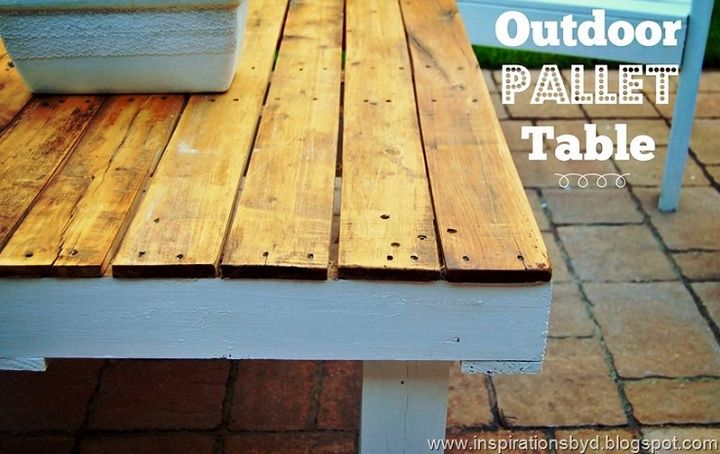 Outdoor Pallet Table