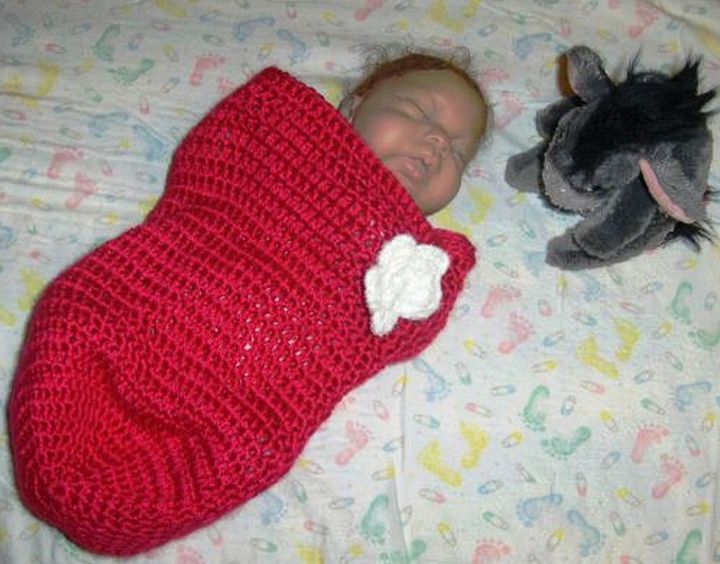 Bevs Crocheted Newborn Peapod Cocoon