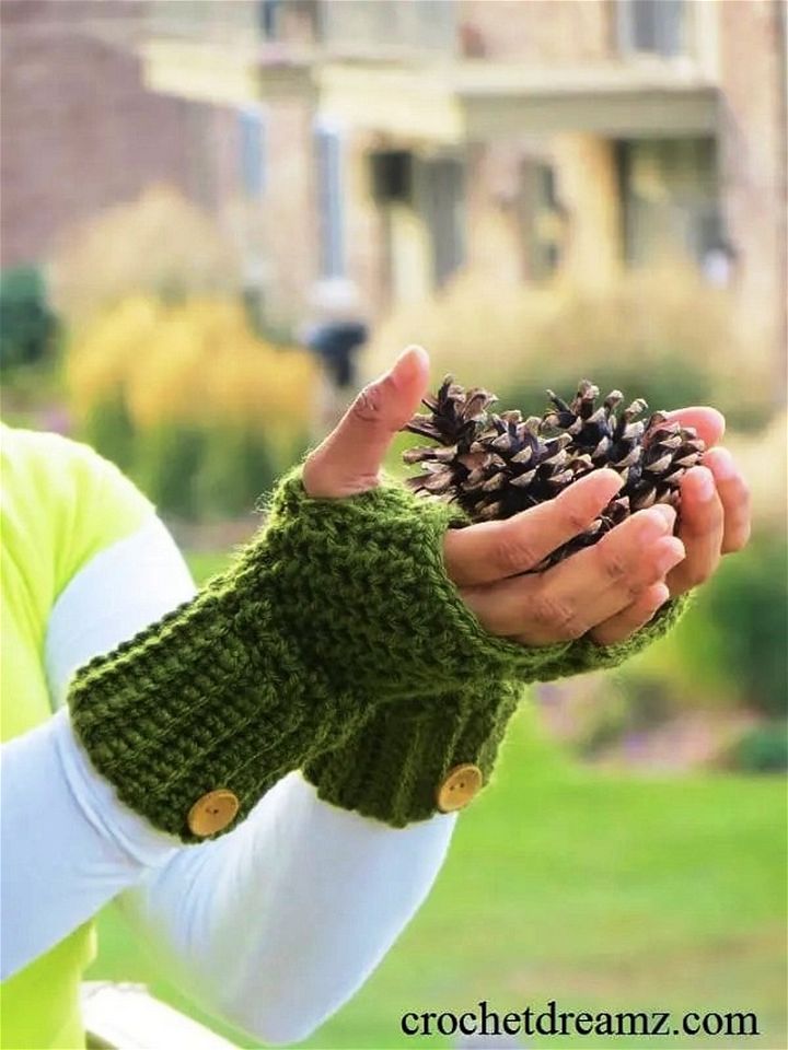 Brooklyn Fingerless Mitts or Wrist Warmers Free Crochet Pattern