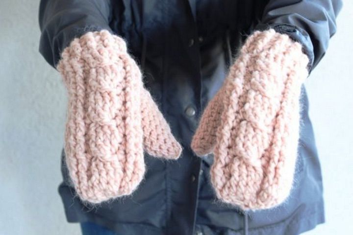 Crochet Cable Twist Mittens