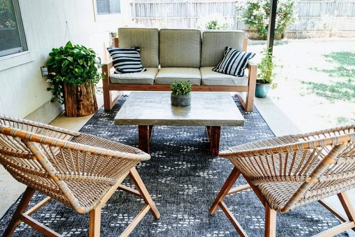 DIY Concrete Outdoor Coffee Table