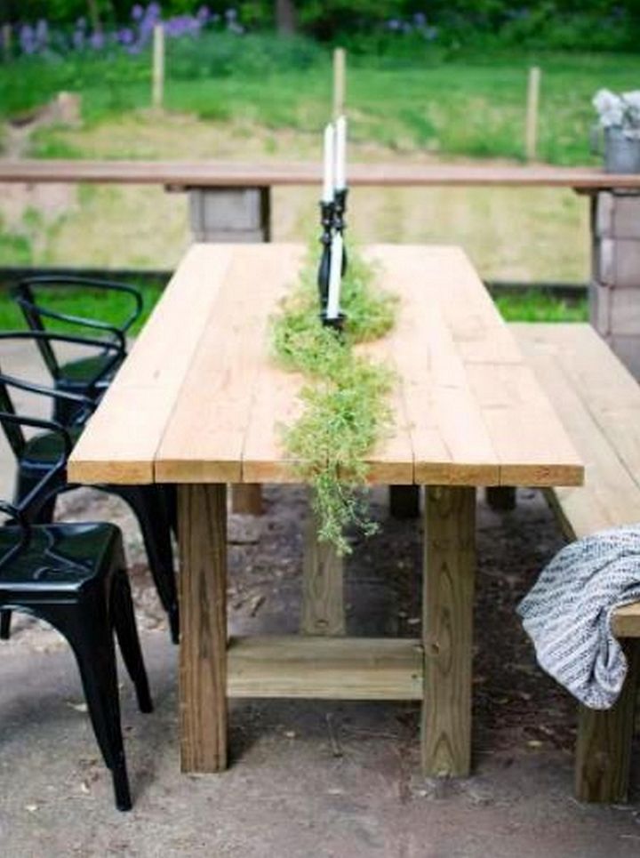 DIY Outdoor Farmhouse Patio Table