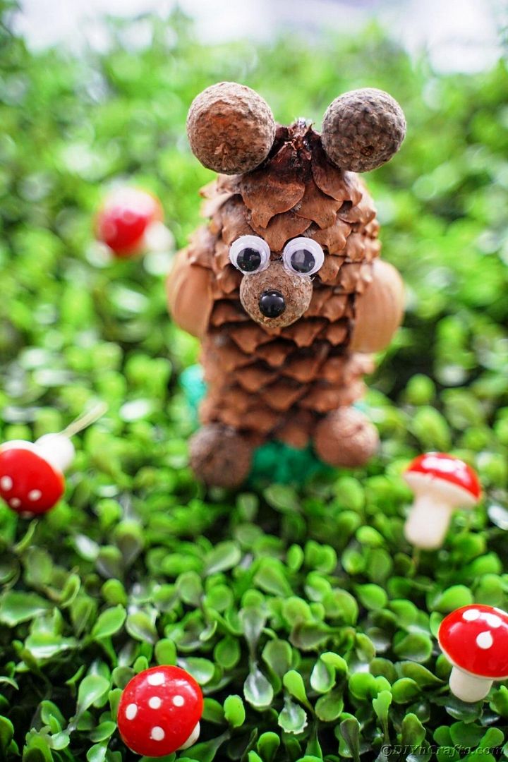 DIY Rustic Pinecone Bear Kids Nature Craft