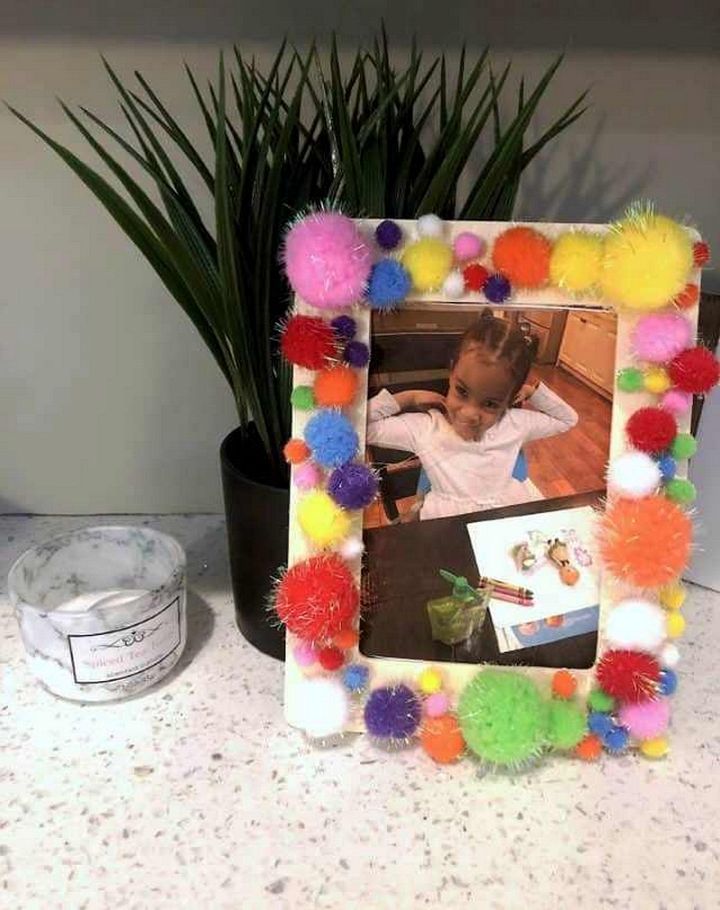 Easy DIY Crafts Pom Pom Frame