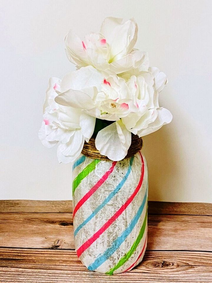 Easy DIY Mason Jar Vase To Display Flowers