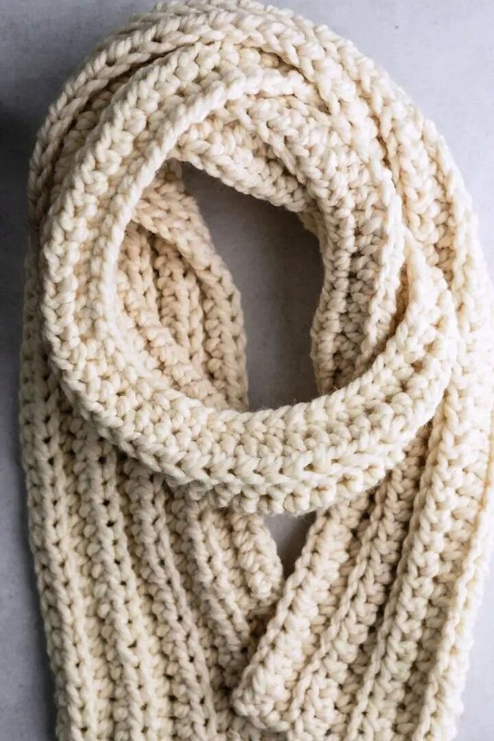 How to Crochet a Scarf for Beginners – Free Pattern