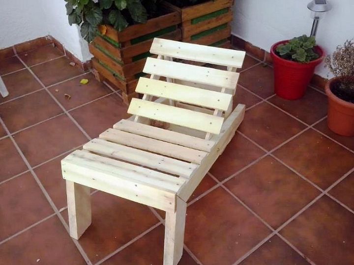 Pallet Wood Lounge Chair