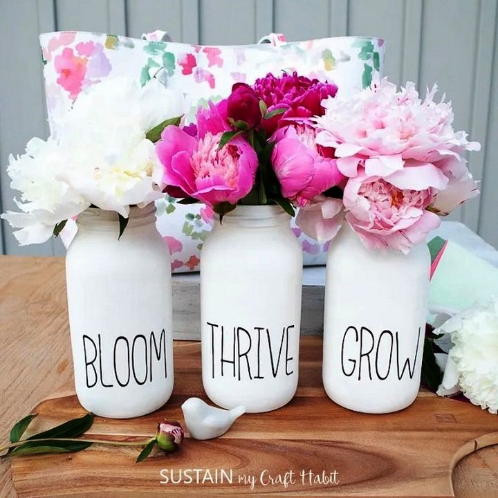Pretty Chalky Painted Mason Jar Flower Vase