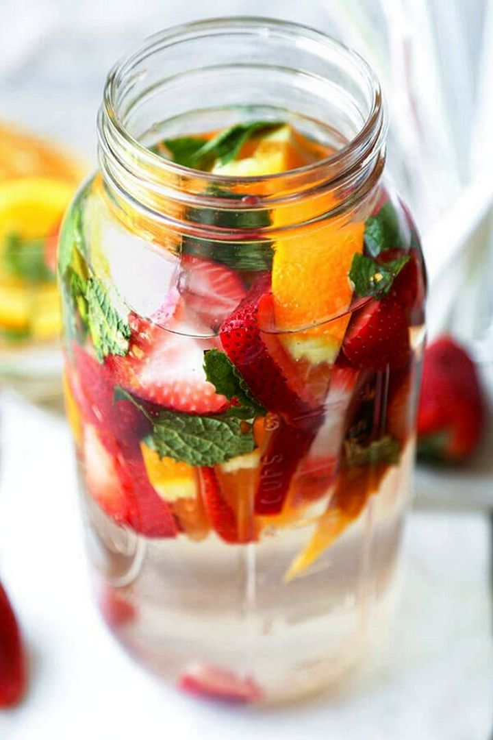 Slimming Strawberry Detox Water