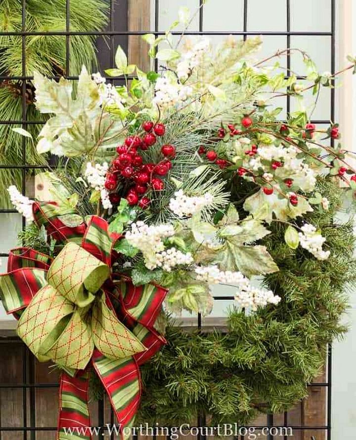 Step By Step Tutorial For How To Decorate A Christmas Wreath