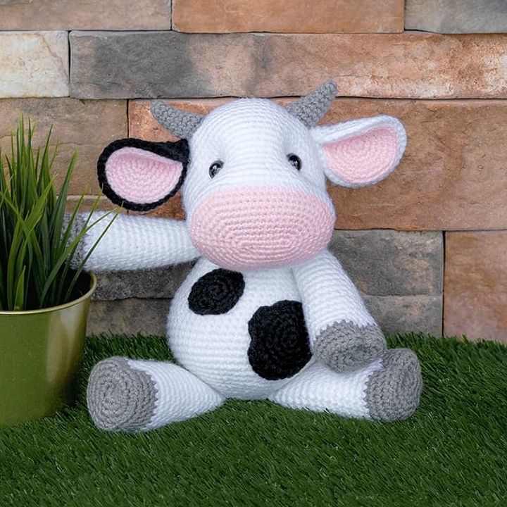 20 Free Cow Crochet Pattern Projects - Susie Harris