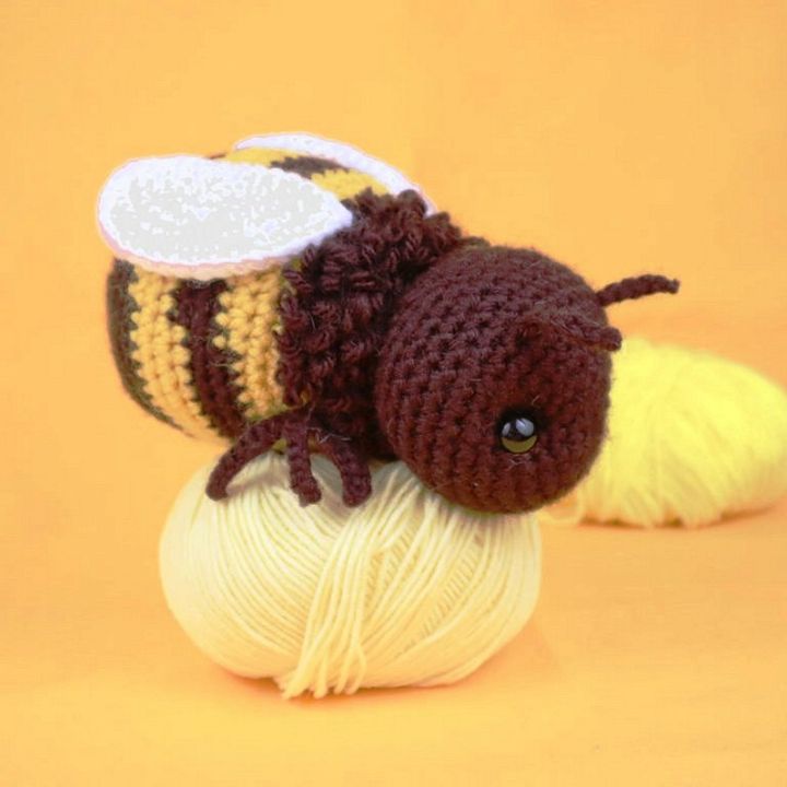 Chubby Bumble Bee Free Amigurumi Crochet Pattern
