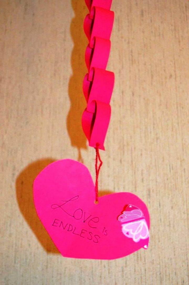 DIY Hanging Paper Heart Chain For Valentines Day