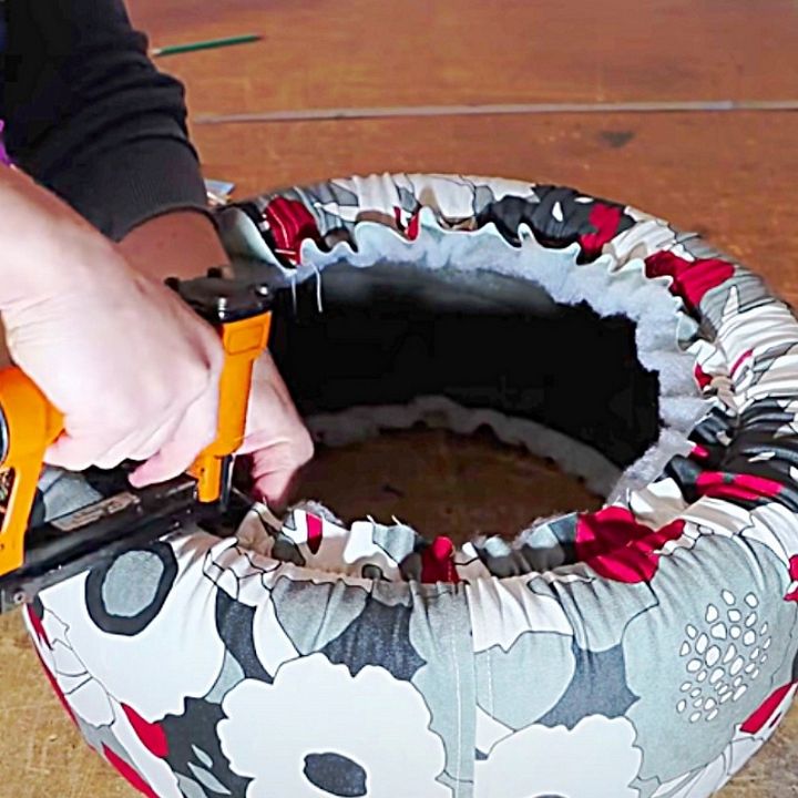 How To Make A Plush Stool With An Old Tire