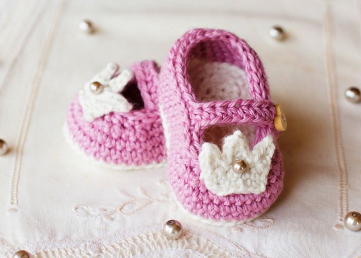 Princess Charlotte Baby Booties Crochet Pattern